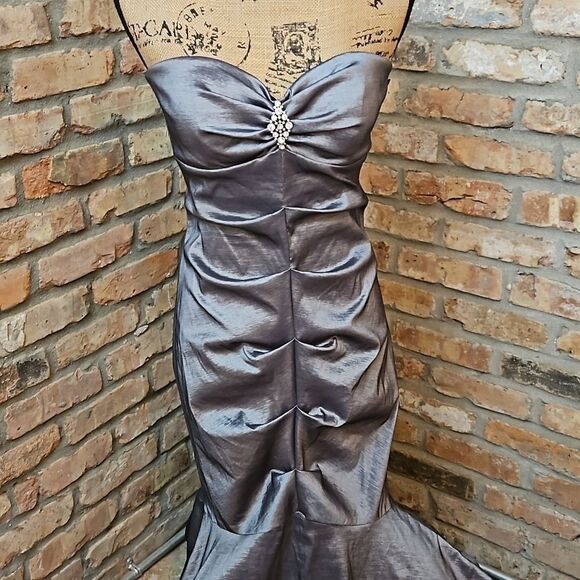 Xscape by Joanna Chen Pewter Ruched Gown - Bejeweled - Size 12 - Mermaidcore - Picture 4 of 13